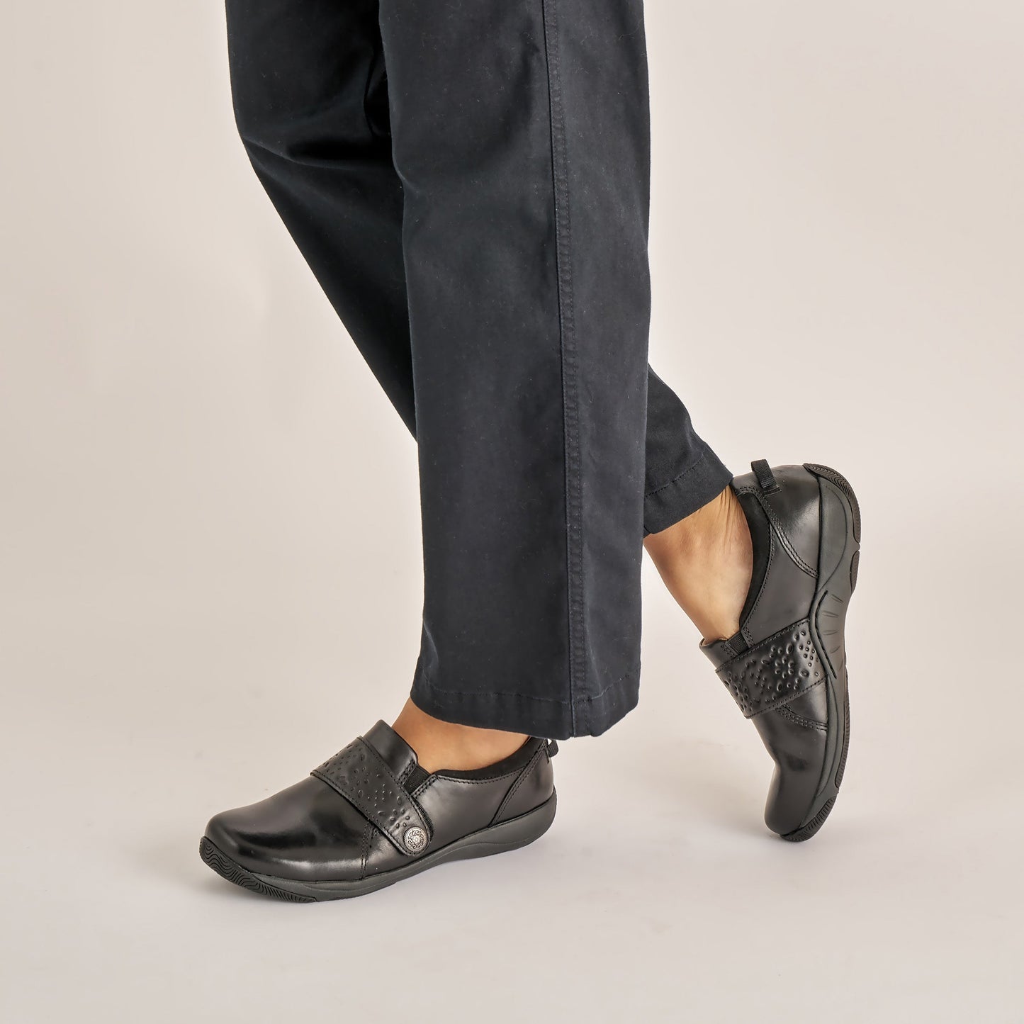 Dansko Sallie Wide Black Waxy Burnished